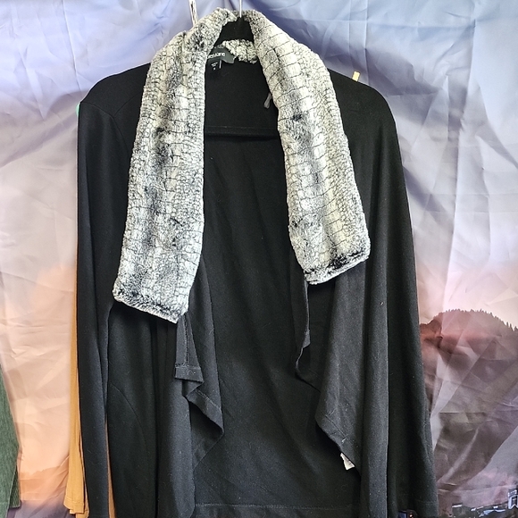 Nqt Karen Kane Black Cardigan with Textured Gray Collar - Picture 1 of 5